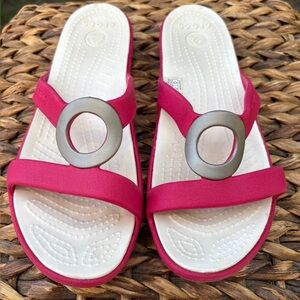 Crocs Sanrah Silver Circle Raspberry/Pink Oyster Waterproof Slide Sandals Size 7
